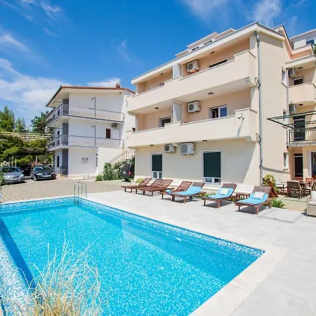 Apartment Comfortable In With Swimming Pool
