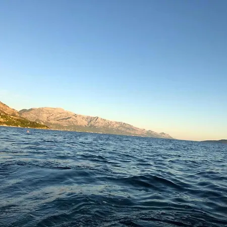 Cozy Seaside Apartment *