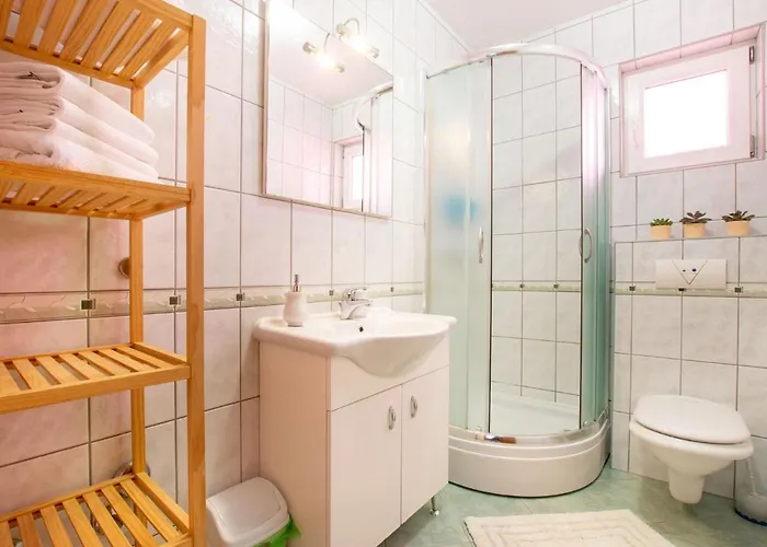 Cozy Seaside Apartament Celina